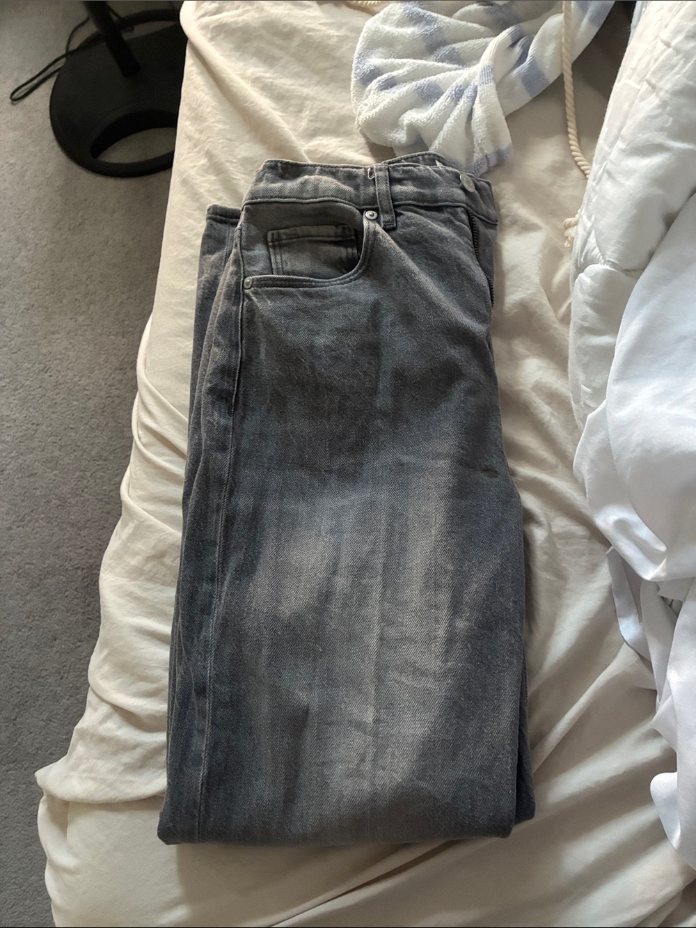 Women’s like new black/gray straight leg jeans